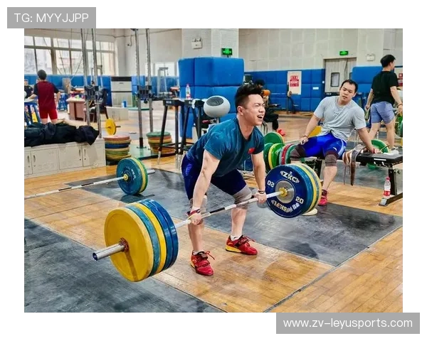 举重老将坚持训练实现复出，举重选手能活多久