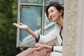 乐鱼体育官网下载-西甲明星奔跑：突破防线，精彩瞬间！，西甲足球明星