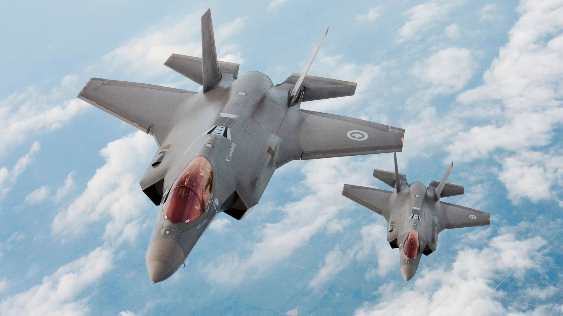 “短柄墙球：高新区全民健身馆，快速决策与精准击球，谁能在瞬息间扭转战局？”