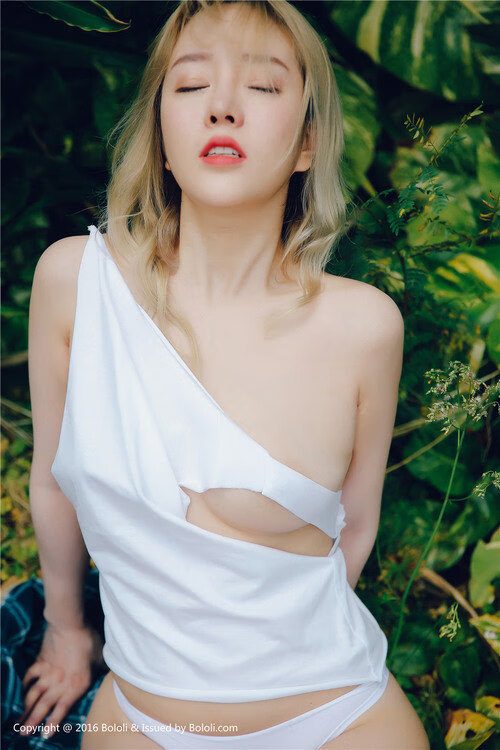 “马科斯·莫奇的稳固防线与出色反应，帮助美洲狮队迎接世界挑战”